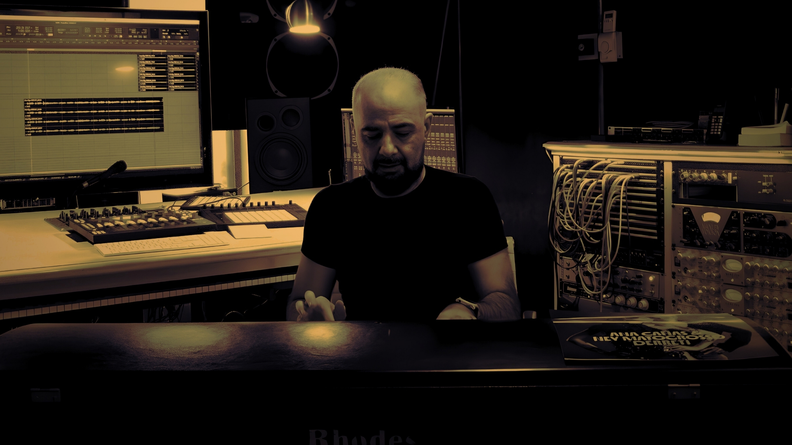 Dudu Marote no estúdio